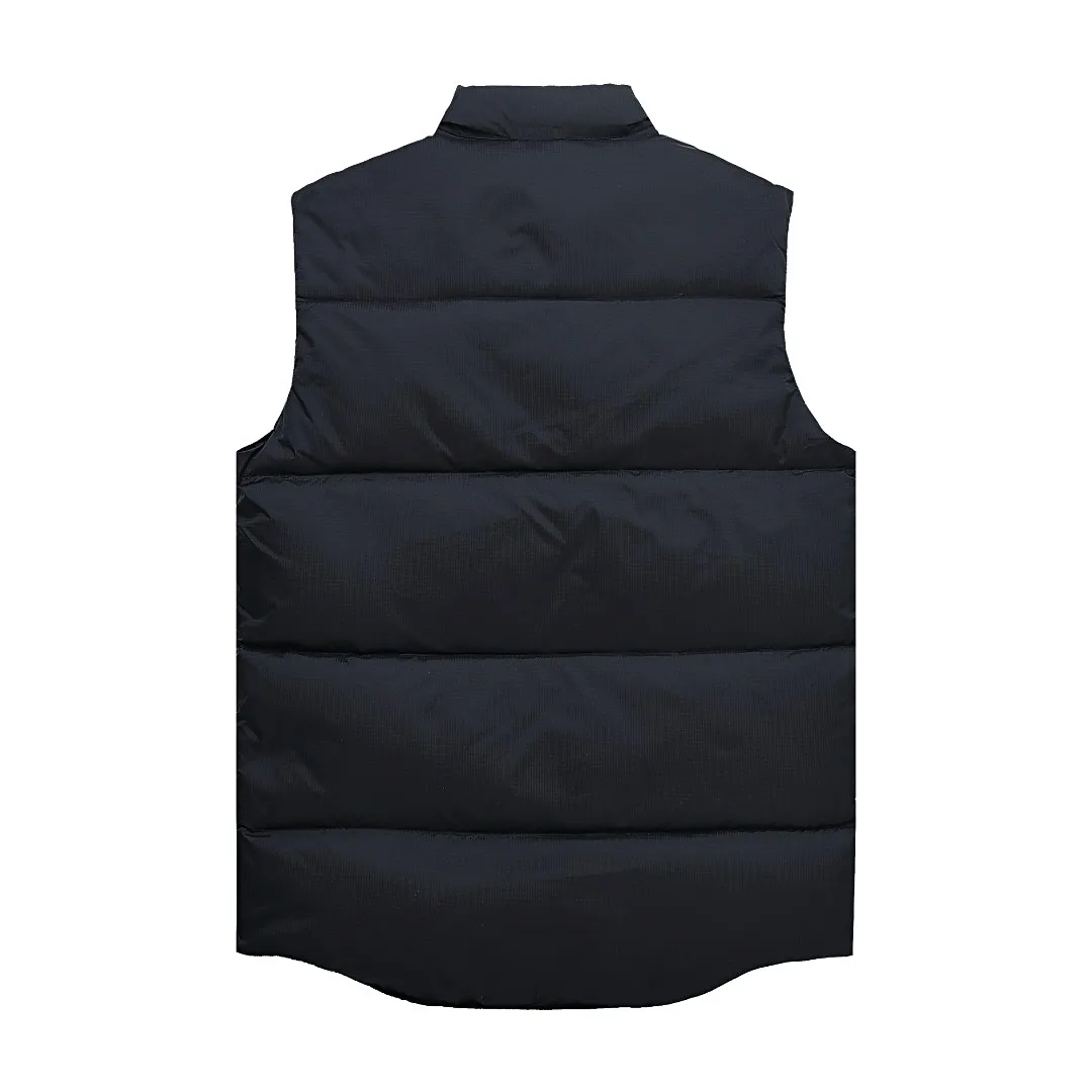 P480 Black] Canadagoose/Canada Goose White Label Glacier Down Vest Canada Goose's new "Northern Lights Series" down vest Canada Goose's new "Northern Lights" Northern Lights White Label Down Vest is on sale! The light and layered colors give people the feeling of being trapped in the mist around icebergs and glaciers. It can be said to be very dreamy! Original YKK zipper, Size:XS-XXL